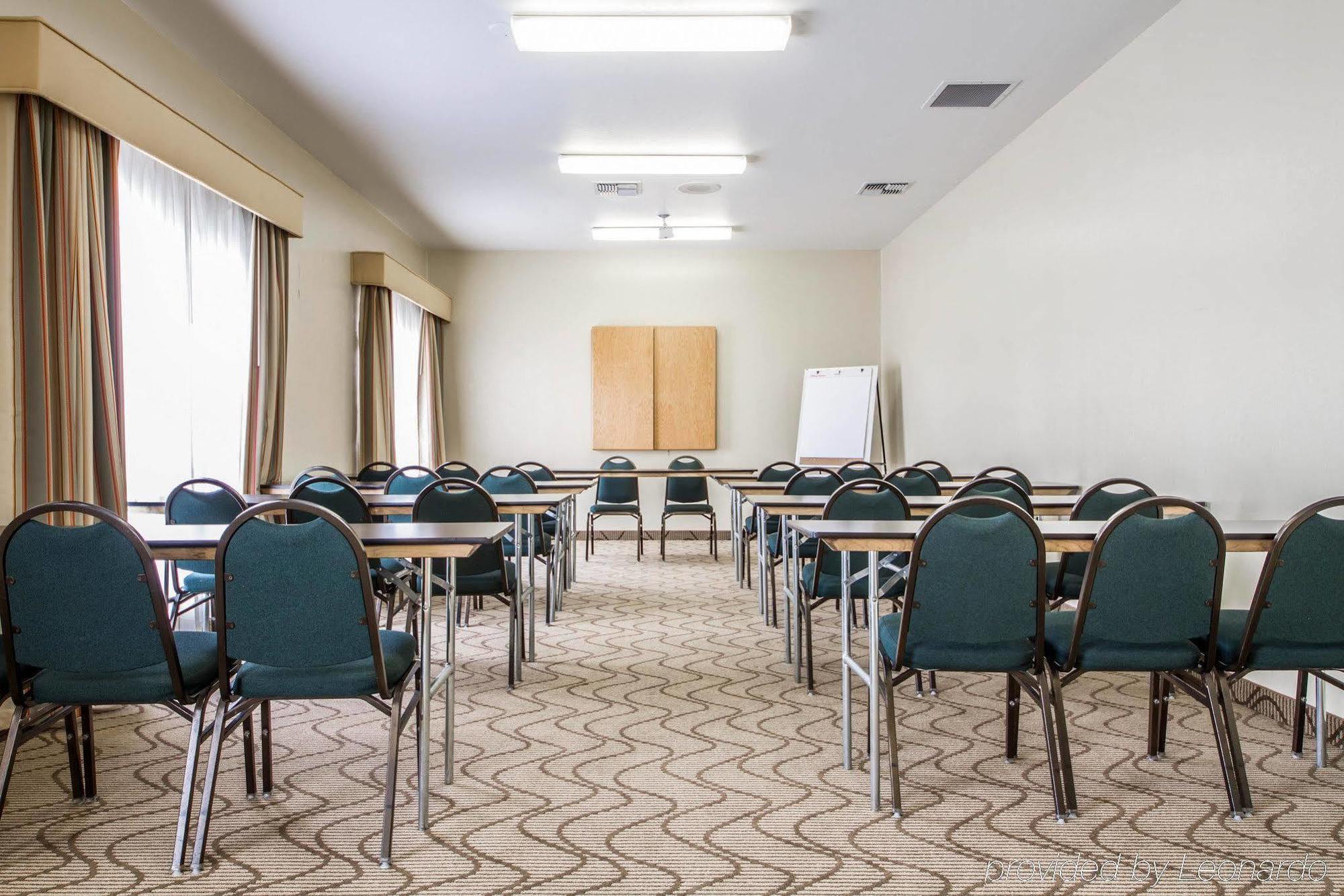 Comfort Inn & Suites Oakland Airport Esterno foto