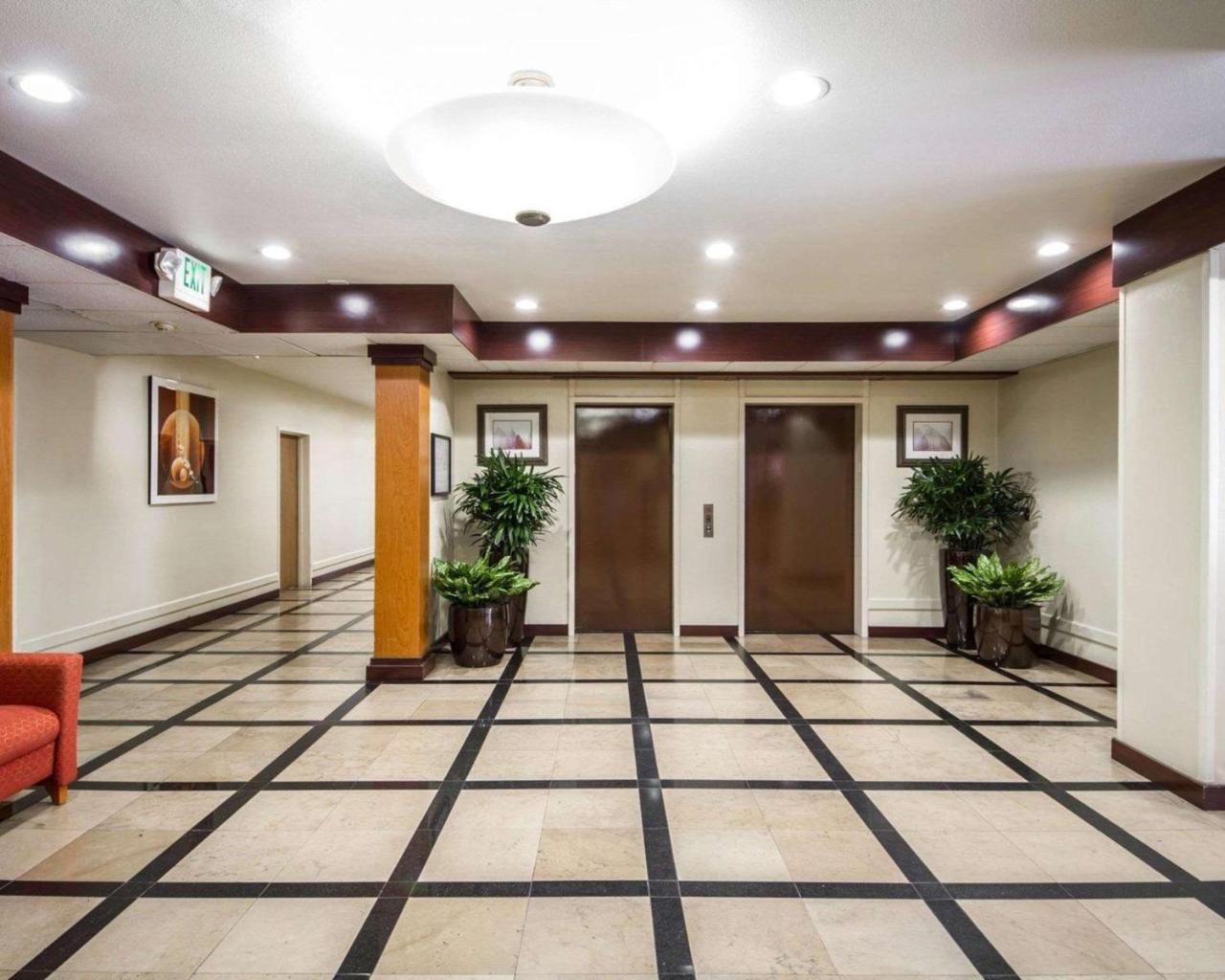 Comfort Inn & Suites Oakland Airport Esterno foto