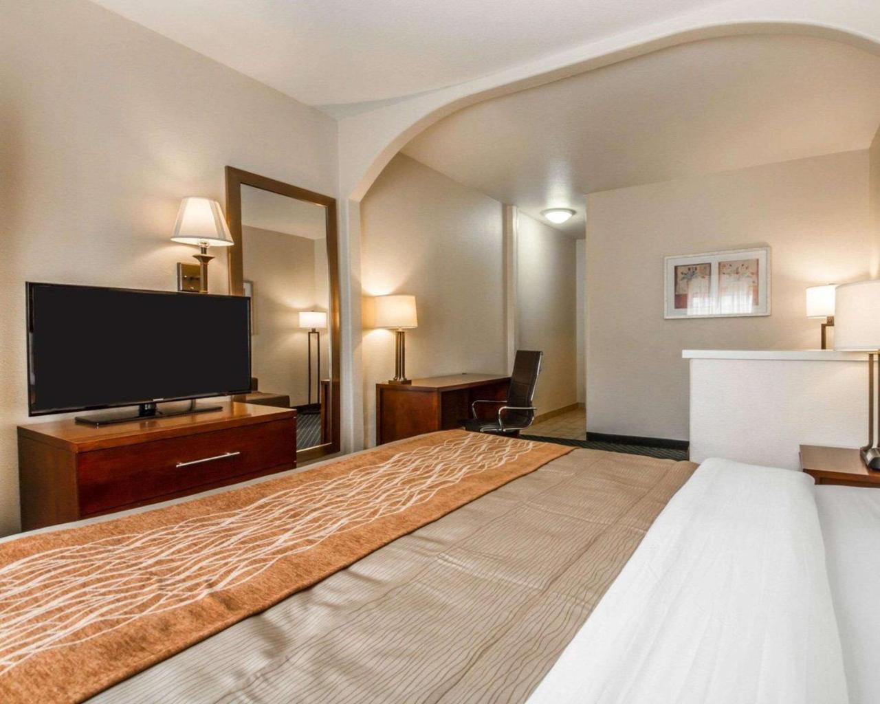 Comfort Inn & Suites Oakland Airport Esterno foto