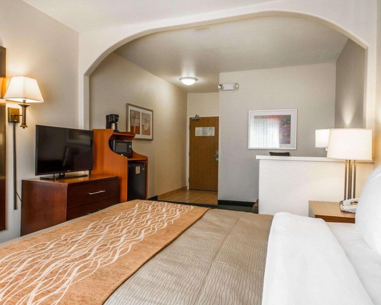 Comfort Inn & Suites Oakland Airport Esterno foto