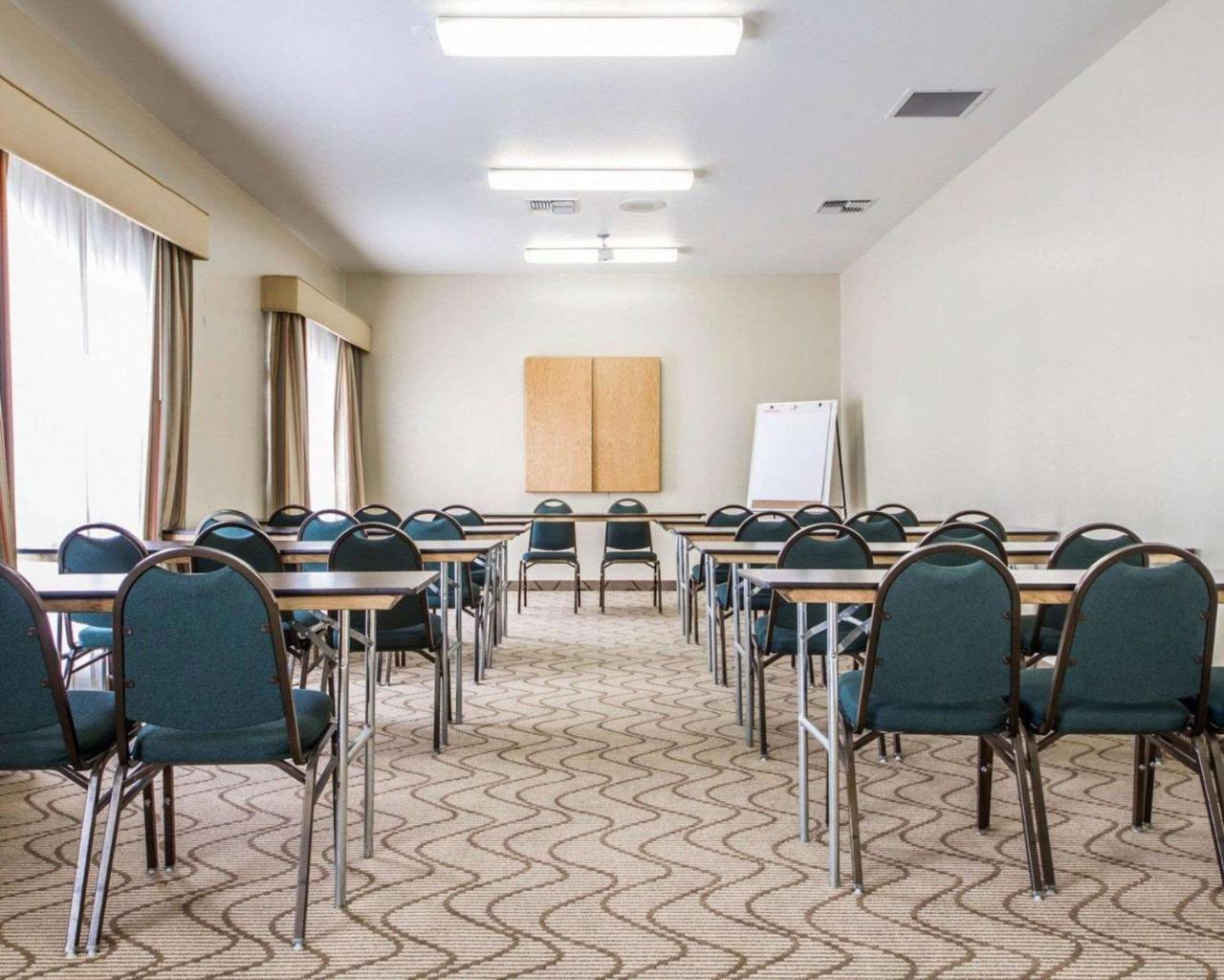 Comfort Inn & Suites Oakland Airport Esterno foto